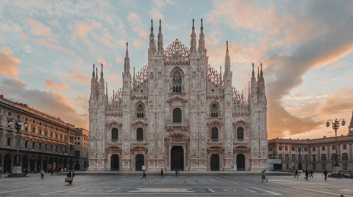 Duomo di Milano at sunrise