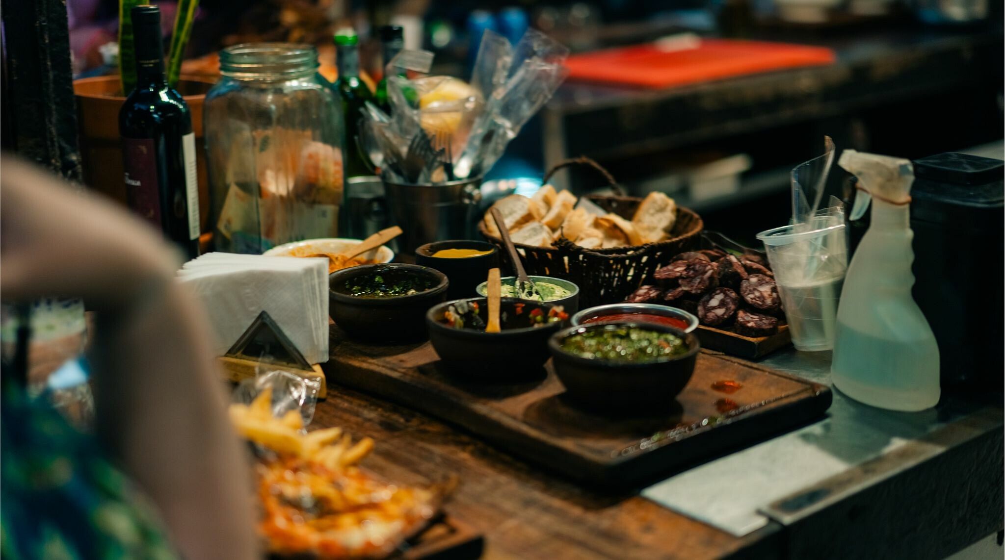 Experimente a culinária argentina no Mercado de San Telmo