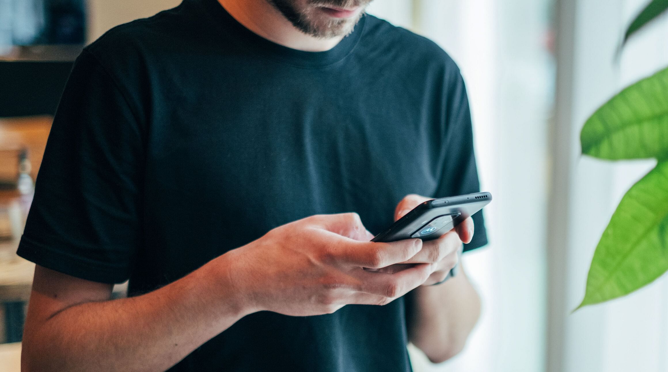 Man holding a smartphone