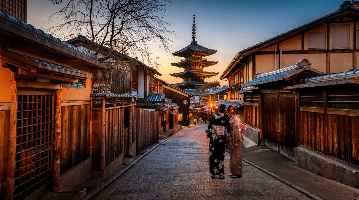 Two women in traditional dress in Kyoto, Japan