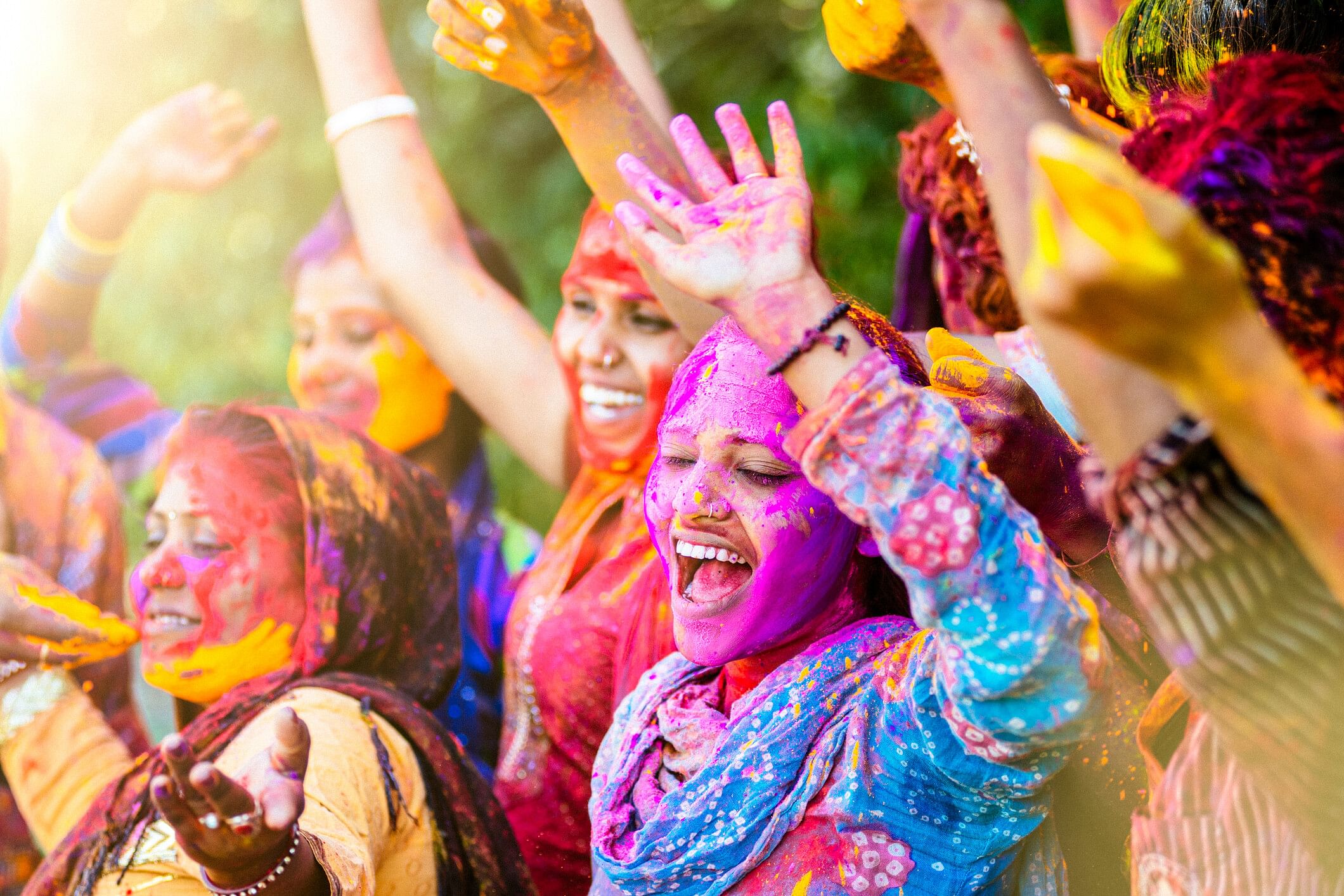 Frauen am Tag bei Holi in Indien