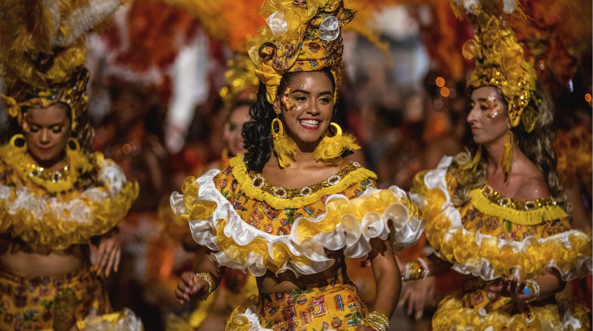 Desfile do bloco Llamadas em Montevideu no Carnaval