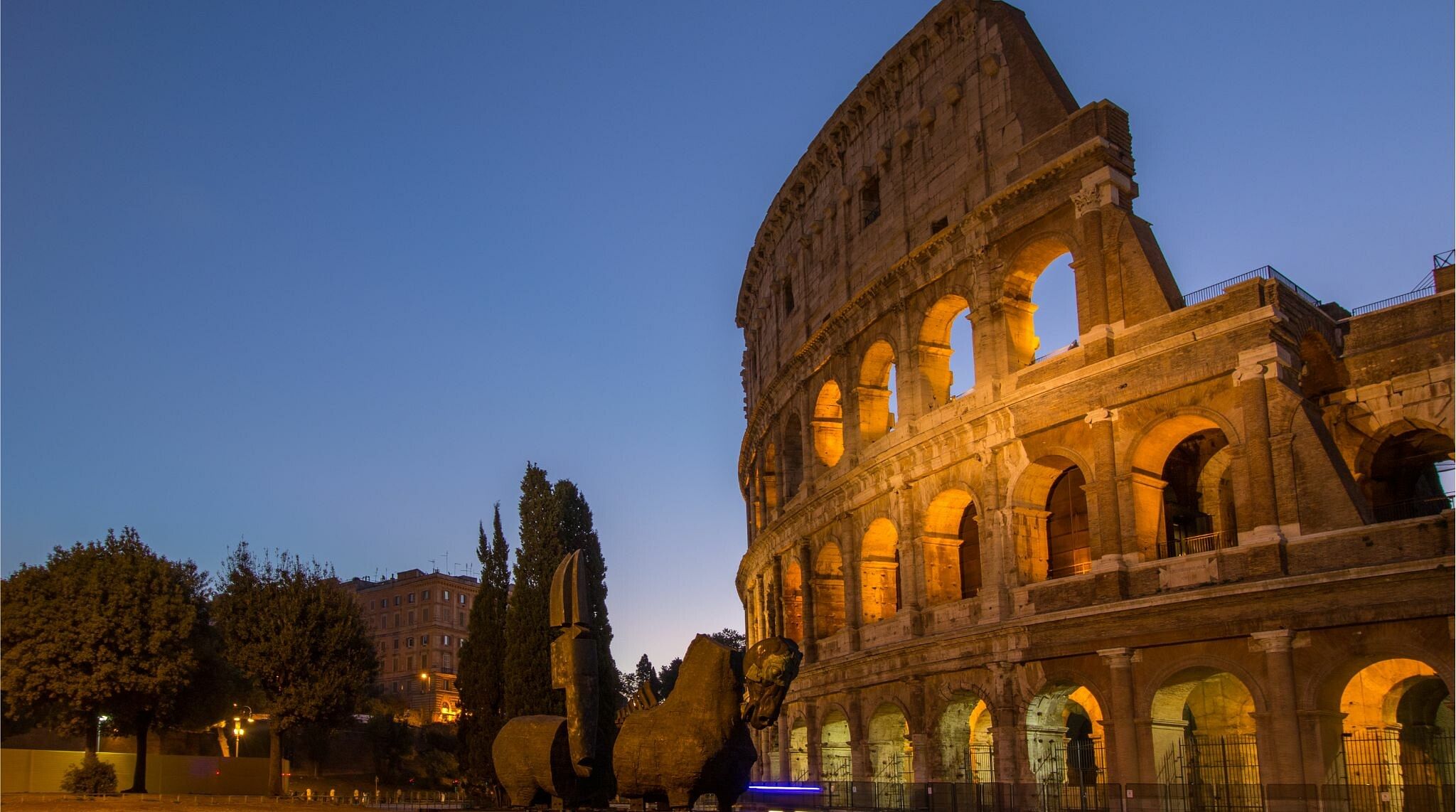 Visite Roma e veja o Coliseu em abril