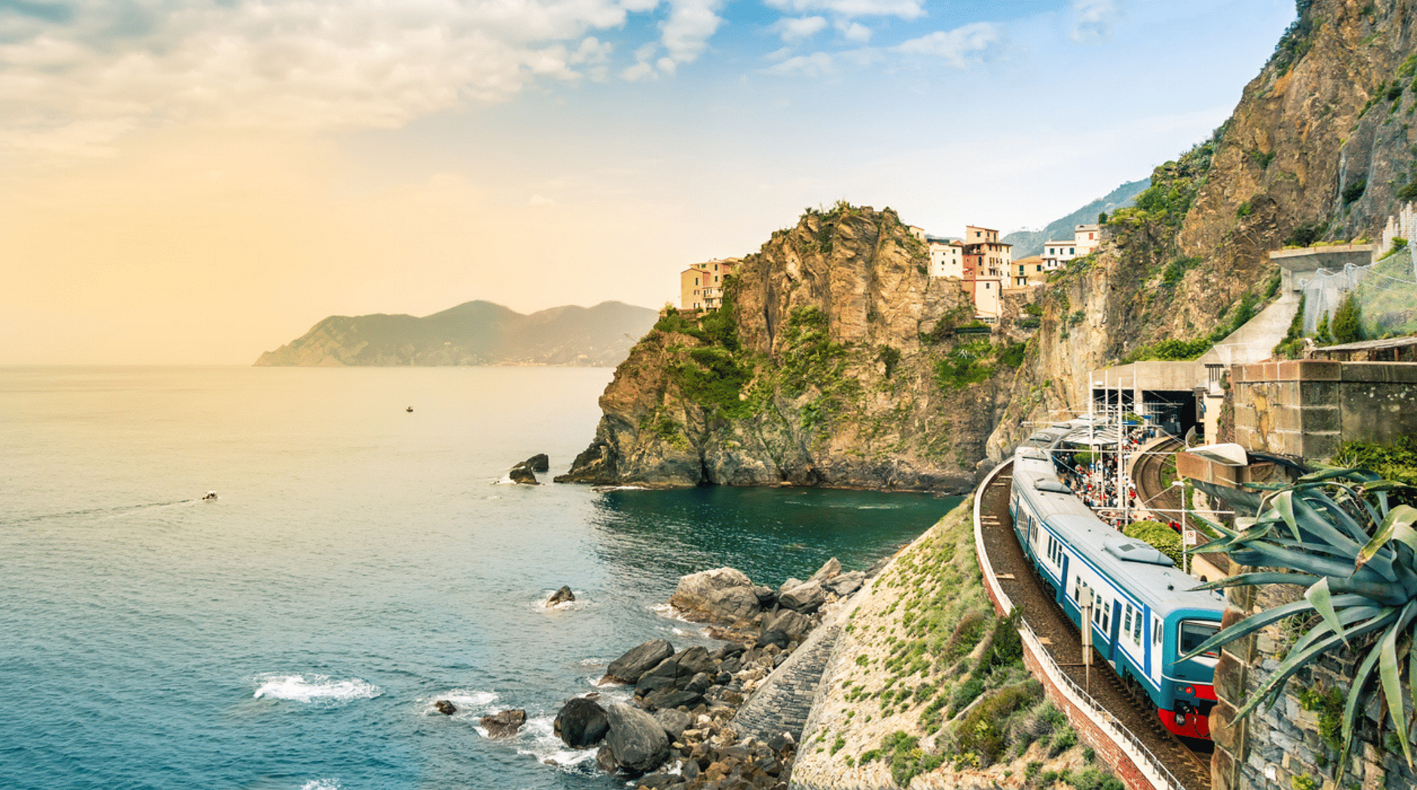 parmi les plus beau train du monde: le train des cinque terres en italie
