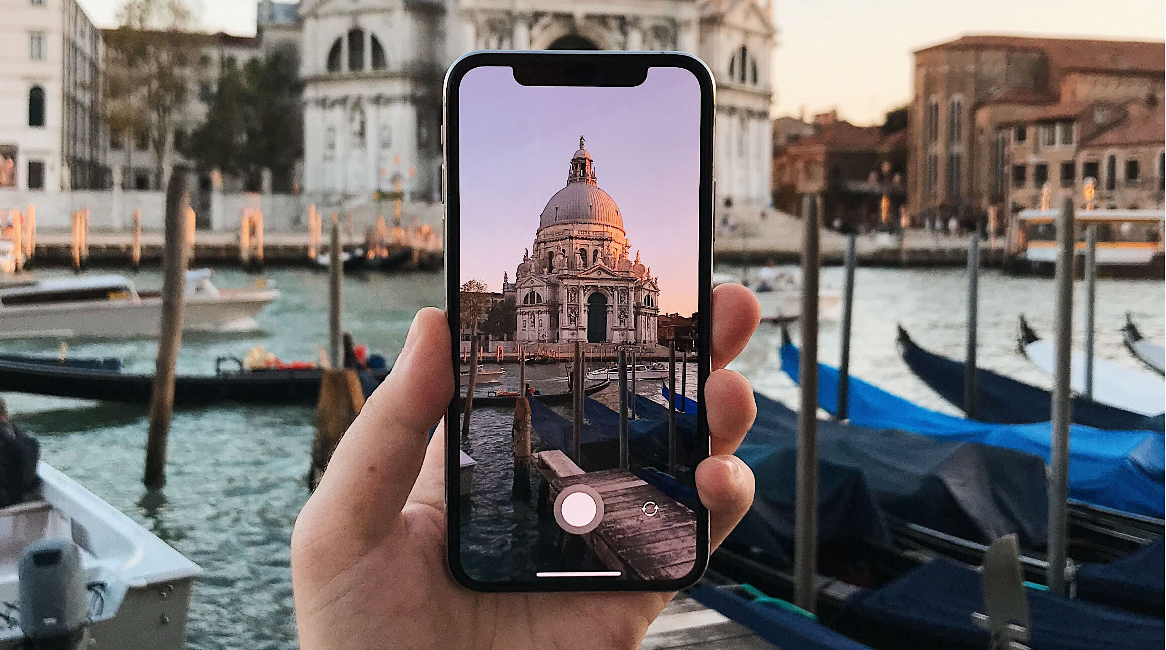 Taking a photo of Venice on smartphone
