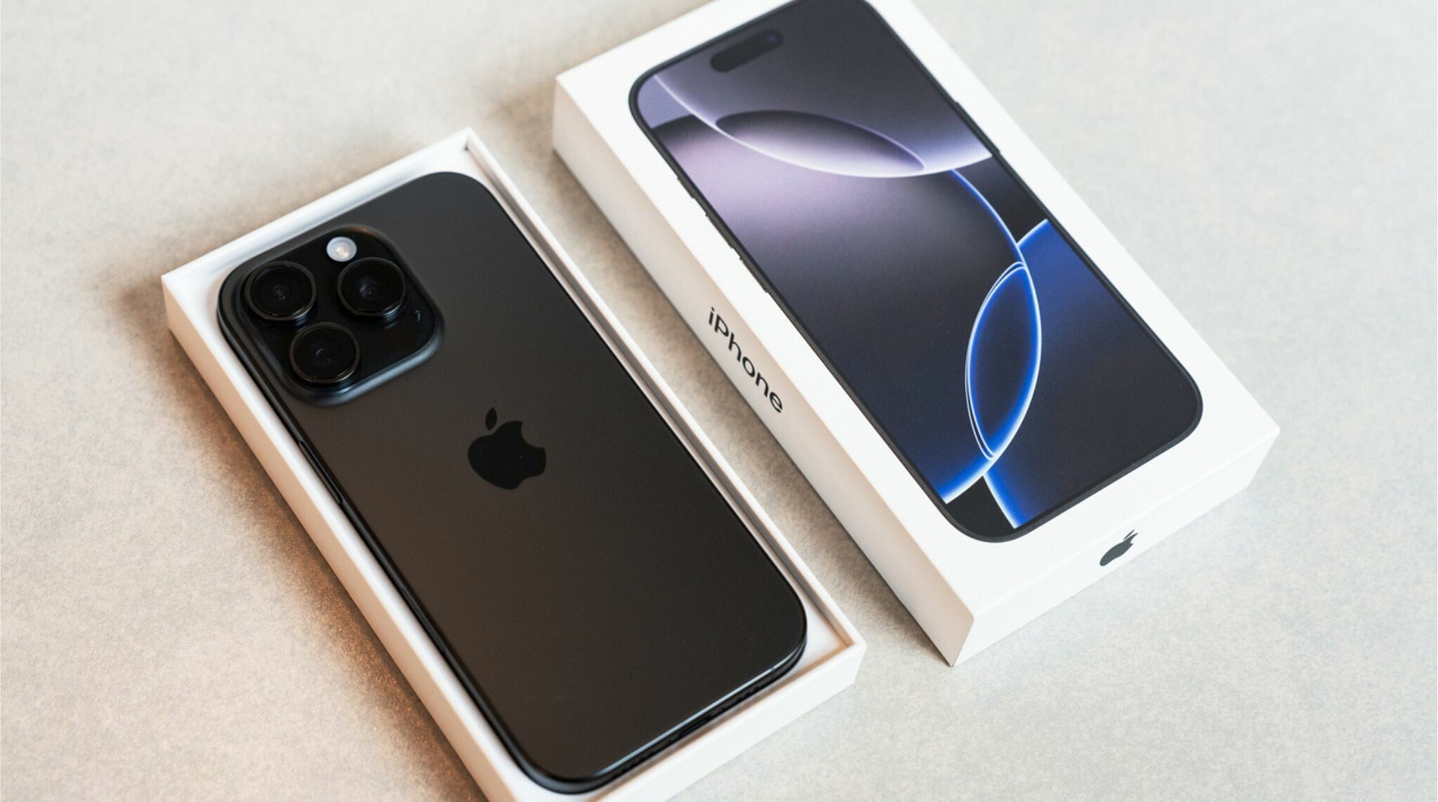 iPhone 16