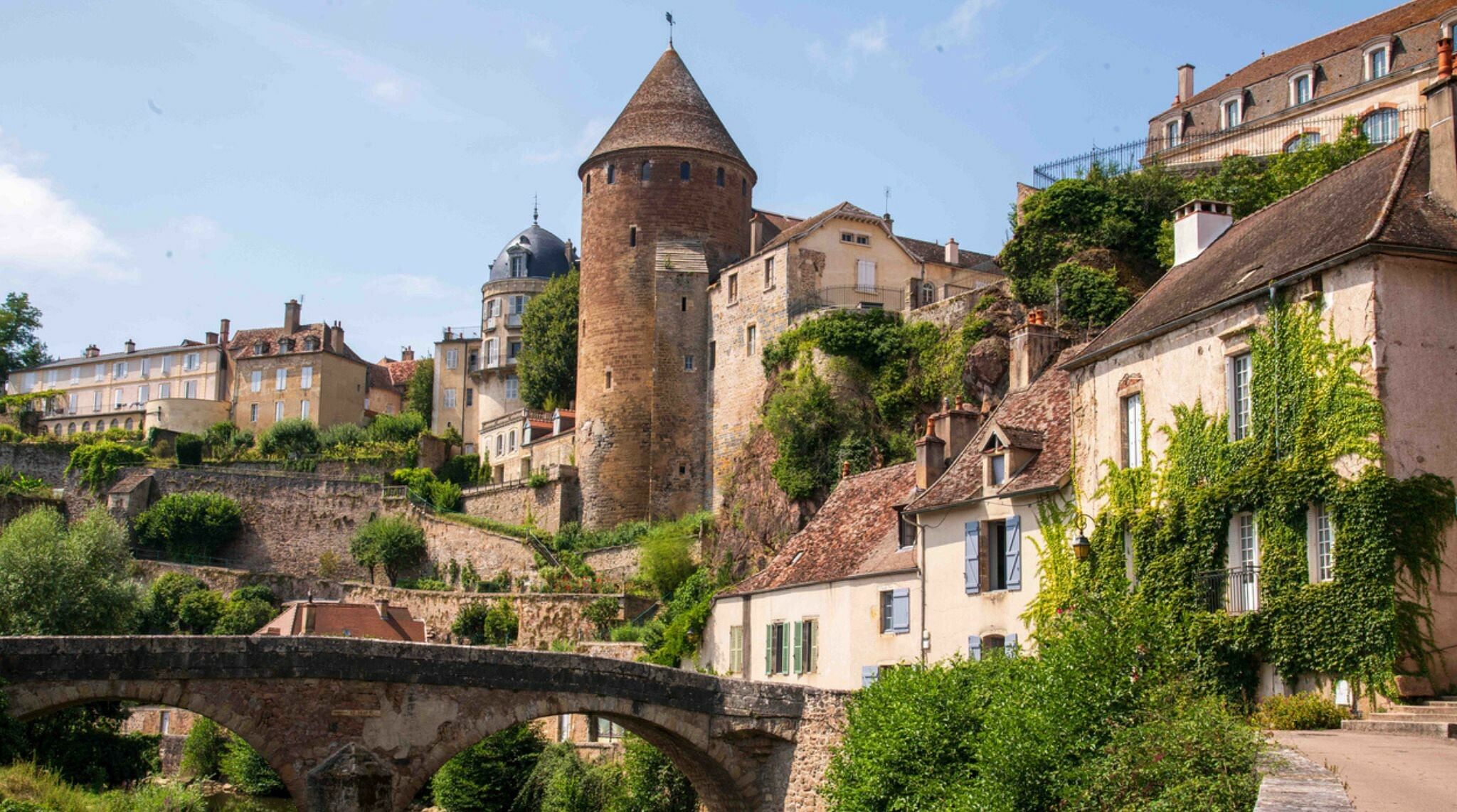 voyage en france depuis la suisse: Semur-en-Auxois