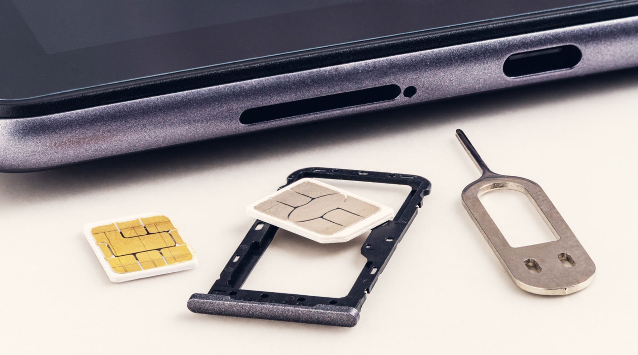 tiroir carte sim (nano sim) de telephone ouvert