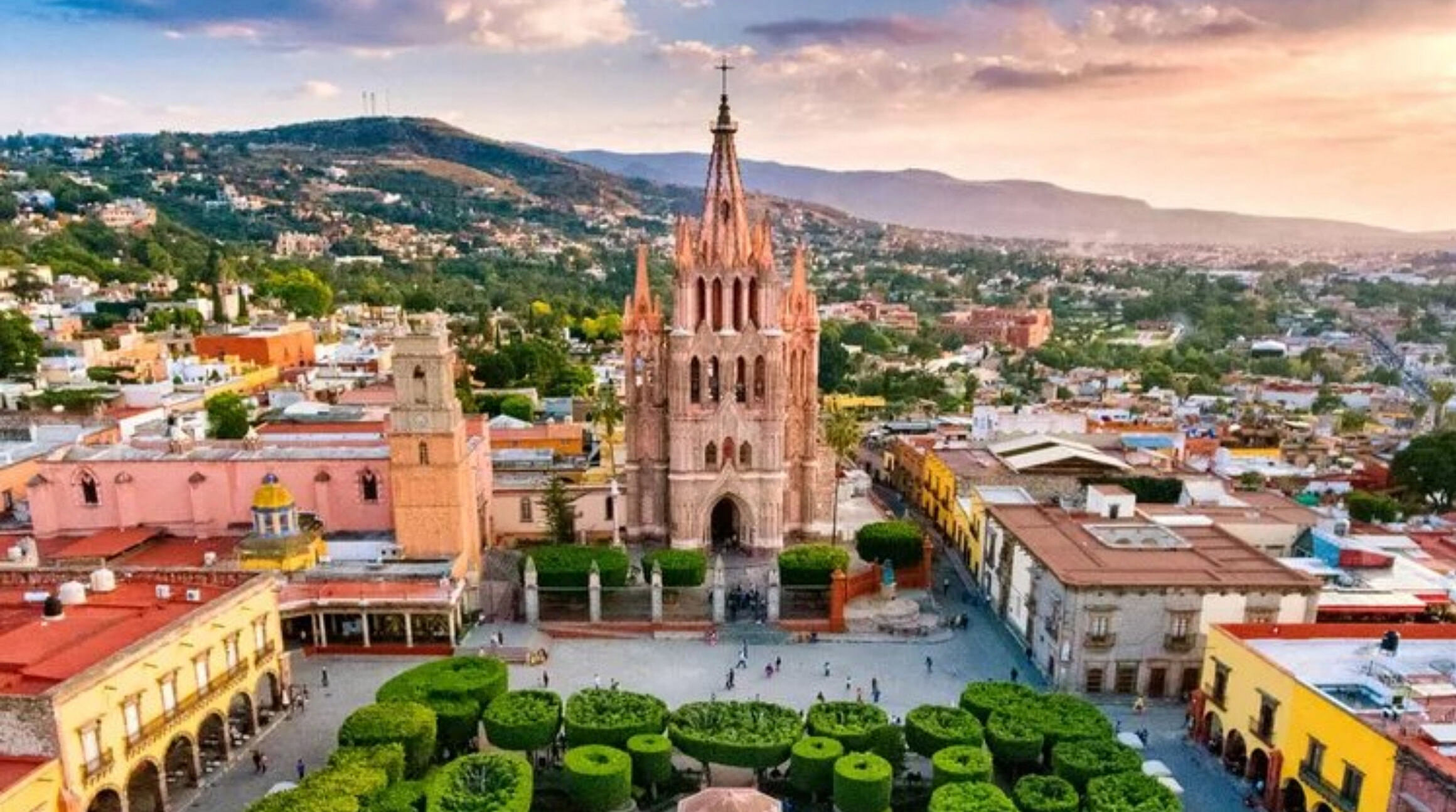 Pink cathedral in San Miguel de Allende, Mexico