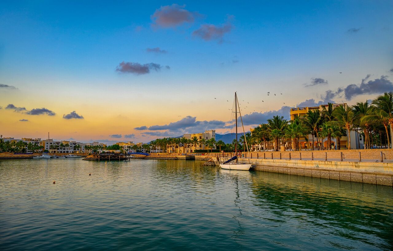 Salalah im Oman bei Sonnenuntergang