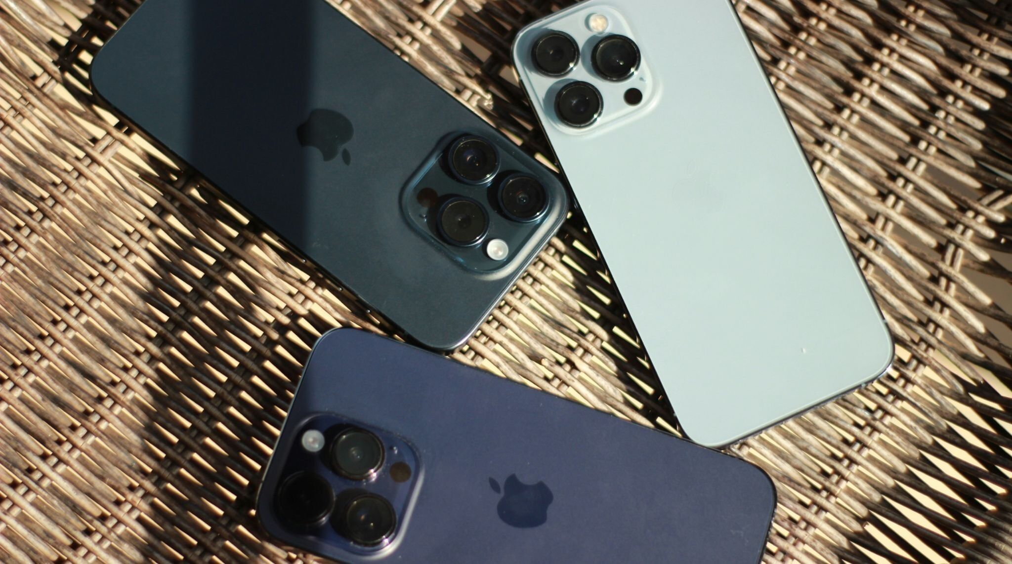 iPhone 15 Pro, iPhone 13 Pro, iPhone 14 Pro cote a cote