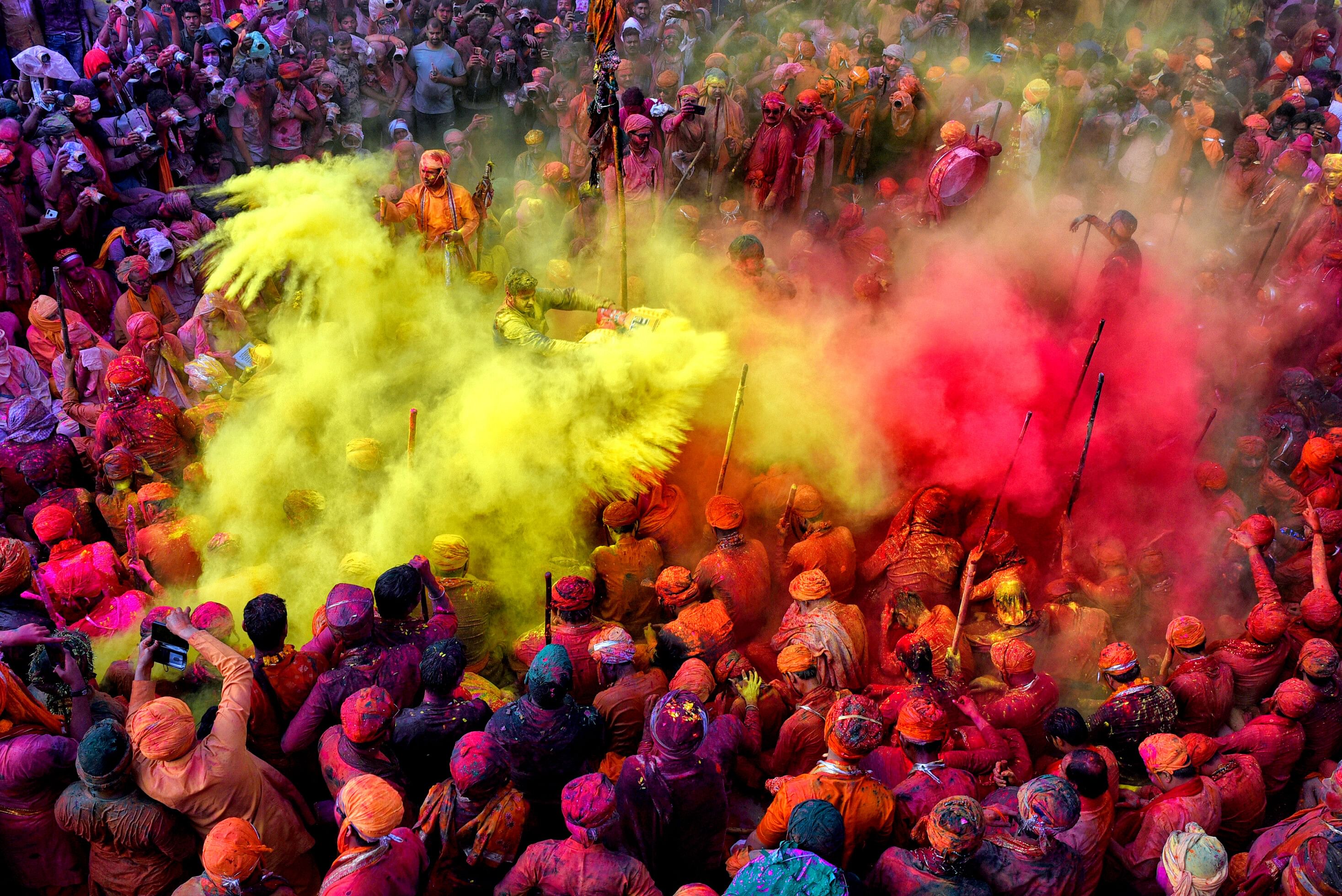 Holi in Indien mit bunten Farben